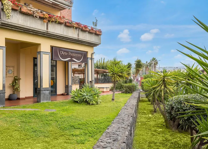 La Vecchia Stazione Ачи Костелло